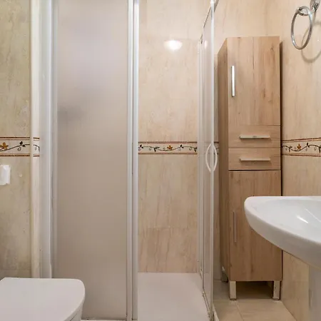아파트 2 Bedroom In *